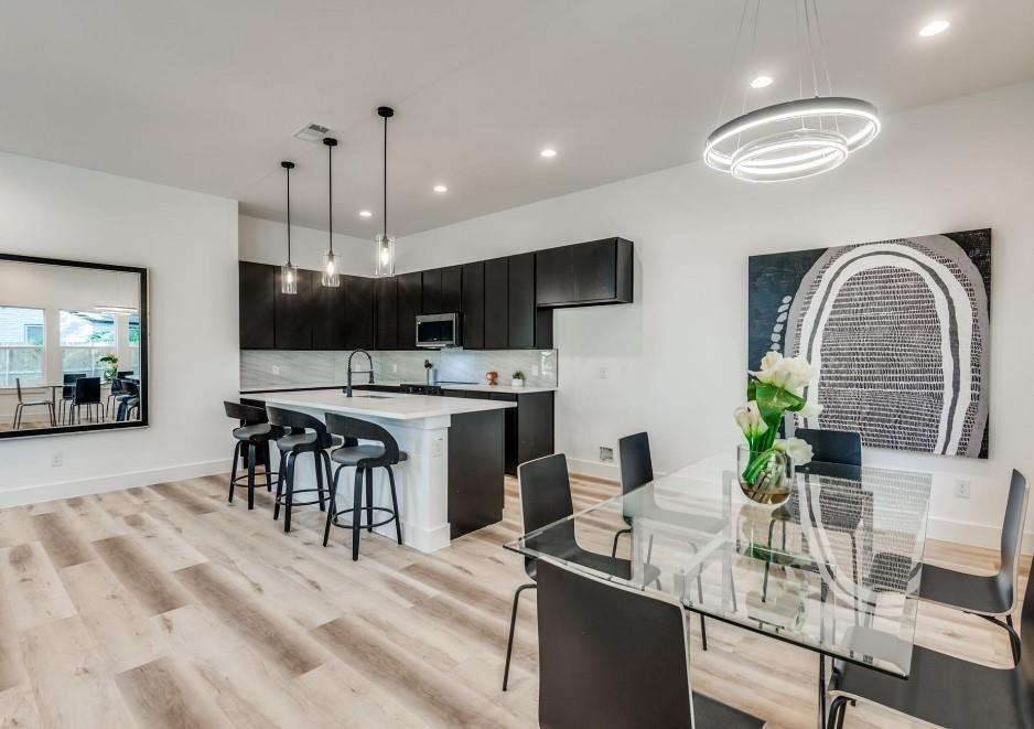 Lyles Home Design &mdash; kitchen and dining